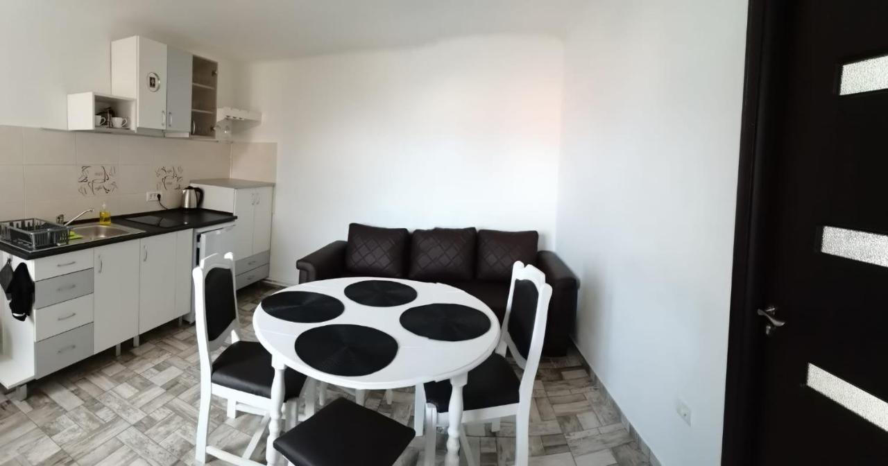 Carla'S Place Ap 2 Oradea Extérieur photo